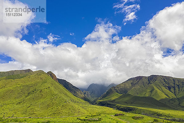 Luftaufnahme über den West Maui Mountains  Maui  Hawaii  USA