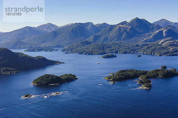 Luftaufnahme des Fiordland-Nationalparks  Südinsel  Neuseeland