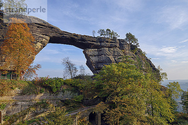 Tschechien  Böhmische Schweiz  Elbsandsteingebirge  Pravcicka brana  Natursandsteinbogen