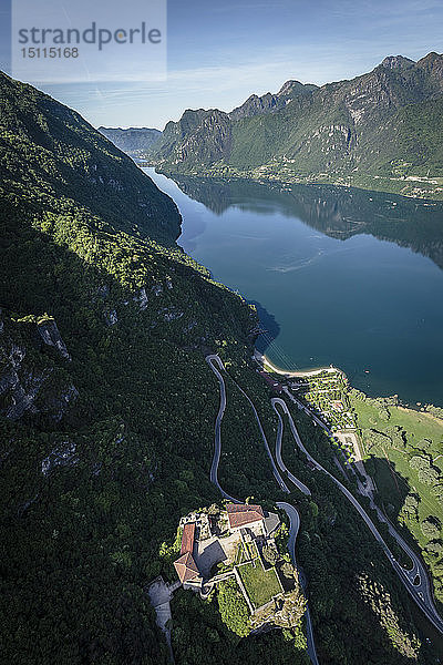 Italien  Trentino-Südtirol  Castello San Giovanni am Idrosee