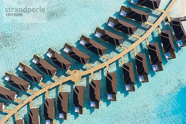 Wasserbungalows von oben  Süd Male Atoll  Malediven