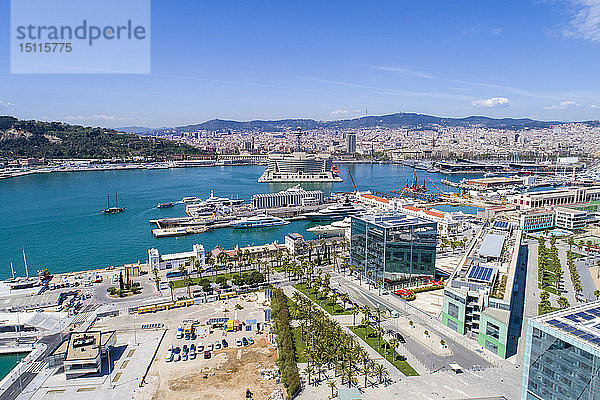 Spanien  Barcelona  Blick auf den Hafen von oben