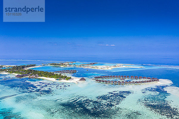 Luftaufnahme über Olhuveli und Bodufinolhu mit Fun Island Resort  Süd Male Atoll  Malediven