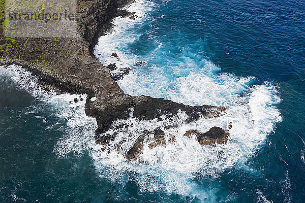 Draufsicht über den Pazifischen Ozean und die West Maui Mountains  Maui  Hawaii  USA