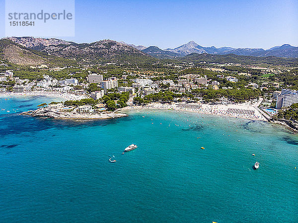 Spanien  Mallorca  Costa de la Calma  Luftaufnahme über Peguera mit Hotels und Stränden