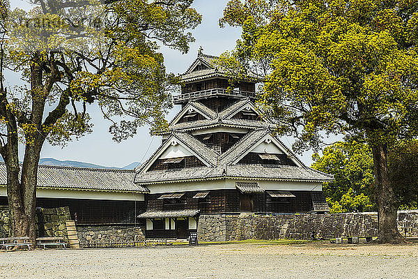 Japan  Kumamoto  Blick auf das Schloss Kumamoto