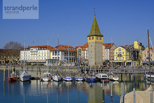 Hafen mit Mangturm  Bodensee  Lindau  Bayern  Deutschland