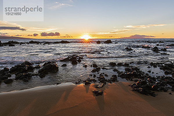 Keawakapu-Strand bei Sonnenaufgang  Maui  Hawaii  USA