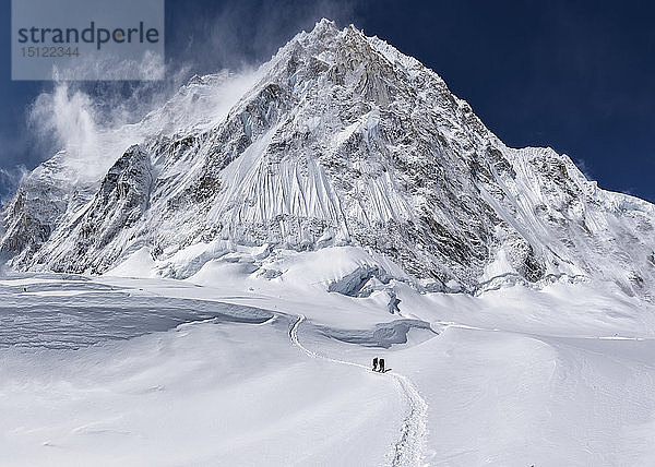 Nepal  Solo Khumbu  Everest  Bergsteiger am Western Cwm