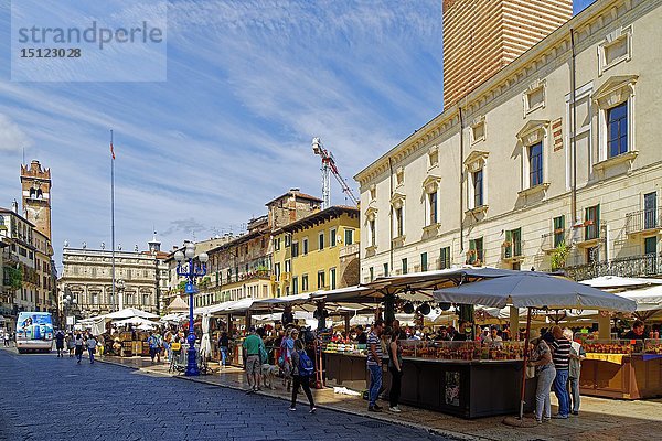 Piazza Erbe  Verona  Venetien  Italien  Europa