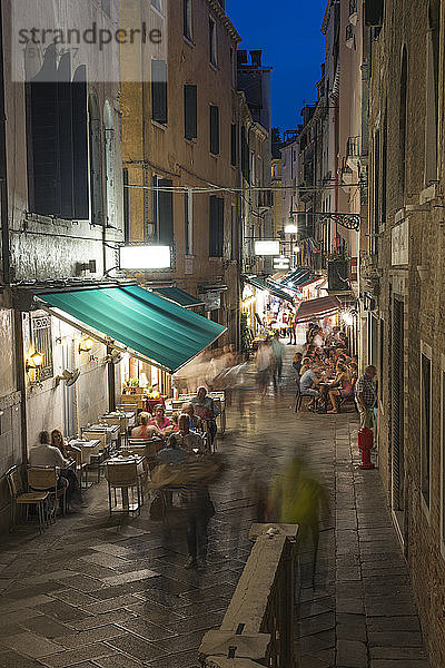 Venedig Cafés Restaurants und Straßenleben  Venedig  UNESCO-Weltkulturerbe  Venetien  Italien  Europa