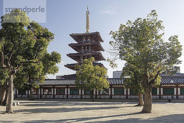 Shitennoji-Tempel  benannt nach den vier himmlischen Königen der buddhistischen Tradition  Osaka  Japan  Asien