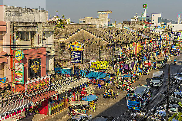 Straßenansicht aus der Luft in der Altstadt von Phuket  Phuket  Thailand  Südostasien  Asien