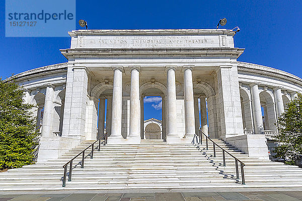 Ansicht des Memorial Amphitheatre auf dem Arlington National Cemetery  Washington D.C.  Vereinigte Staaten von Amerika  Nordamerika