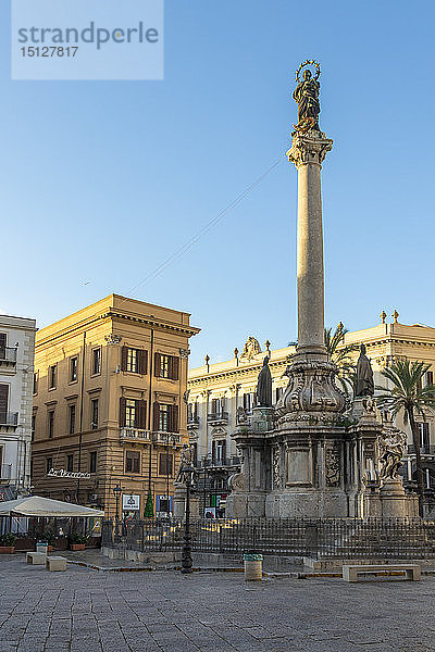 Colonna dell'Immacolata-Denkmal auf der Piazza San Domenico bei Vucciria  Palermo  Sizilien  Italien  Europa