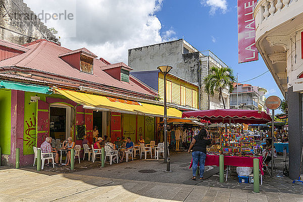 Blick auf den Gewürzmarkt  Pointe-a-Pitre  Guadeloupe  Französische Antillen  Westindien  Karibik  Mittelamerika