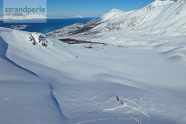 Drohnenansicht der Lyngen-Alpen  Nordlenangen  Halbinsel Lyngen  Provinz Troms  Norwegen  Skandinavien  Europa