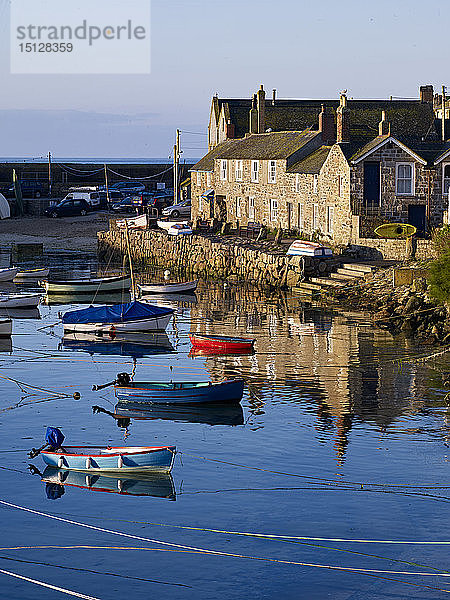 Das malerische Fischerdorf Mousehole  Cornwall  England  Vereinigtes Königreich  Europa