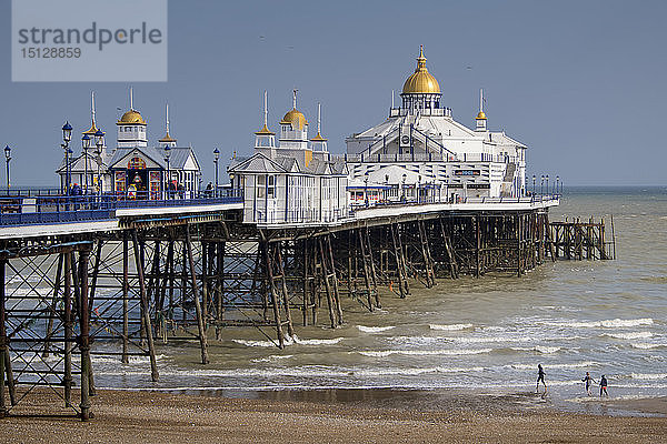 Strandpromenade und Pier  Eastbourne  East Sussex  England  Vereinigtes Königreich  Europa