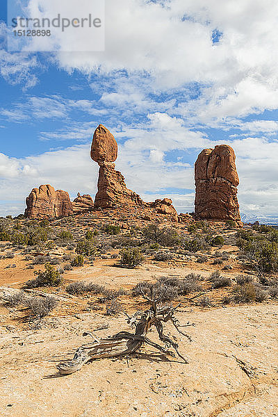 Balanced Rock  Arches National Park  Moab  Utah  Vereinigte Staaten von Amerika  Nord-Amerika