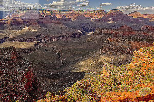 Grand Canyon South Rim von der Cedar Ridge entlang des South Kaibab Trail aus gesehen  UNESCO-Weltkulturerbe  Arizona  Vereinigte Staaten von Amerika  Nordamerika