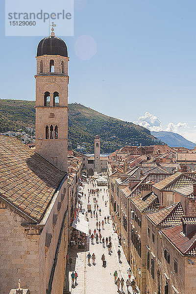Altstadt von der Stadtmauer aus  UNESCO-Weltkulturerbe  Dubrovnik  Kroatien  Europa