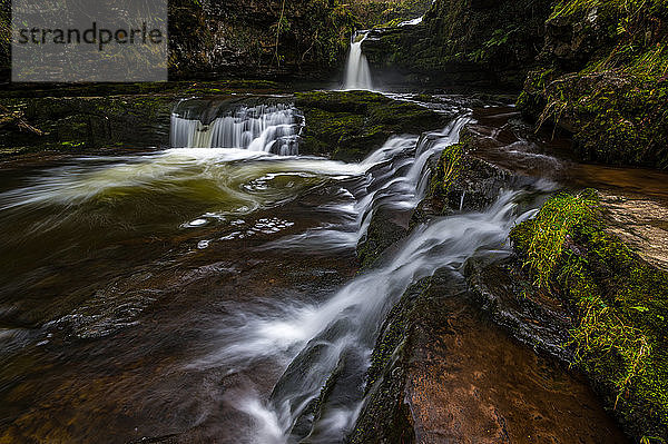 Wasserfall Sgwd Isaf Clun-Gwyn  Pontneddfechan  Powys  Wales  Vereinigtes Königreich  Europa