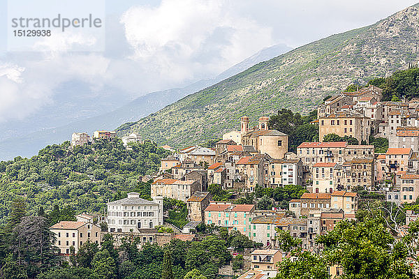 Die kleine Bergstadt Oletta im Norden Korsikas  Frankreich  Mittelmeer  Europa