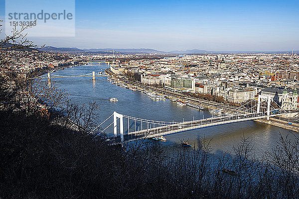 Blick auf die Donau vom Gellertberg  Budapest  Ungarn  Europa