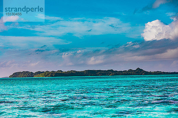 Blick auf die Felseninseln von Koror  Insel Koror  Palau  Mikronesien  Pazifik