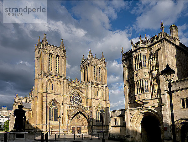 Cathedral on College Close  Bristol  England  Vereinigtes Königreich  Europa