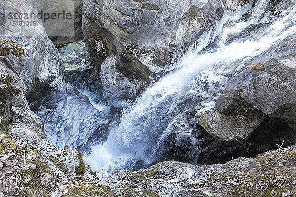 Wasserfall der Mallero-Schlucht im Winter  Valmalenco  Valtellina  Lombardei  Italien  Europa