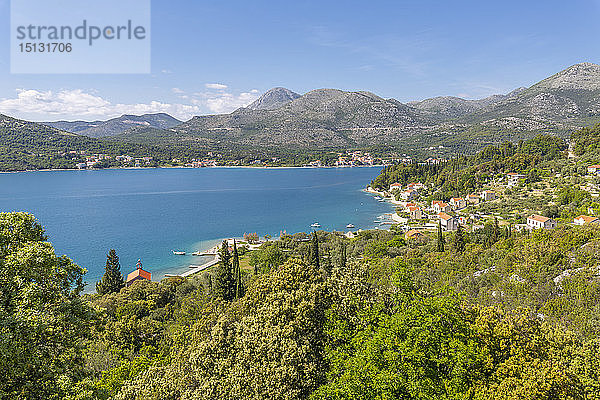 Blick auf Mali Zaton und das Adriatische Meer  Dubrovnik Riviera  Kroatien  Europa