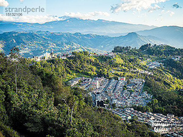 Blick auf die Berge  Manizales  Kolumbien  Südamerika