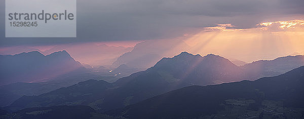 Österreich  Tirol  Inntal  Kellerjoch bei Sonnenaufgang