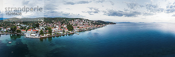 Griechenland  Ägäisches Meer  Pagasetischer Golf  Afissos am Abend