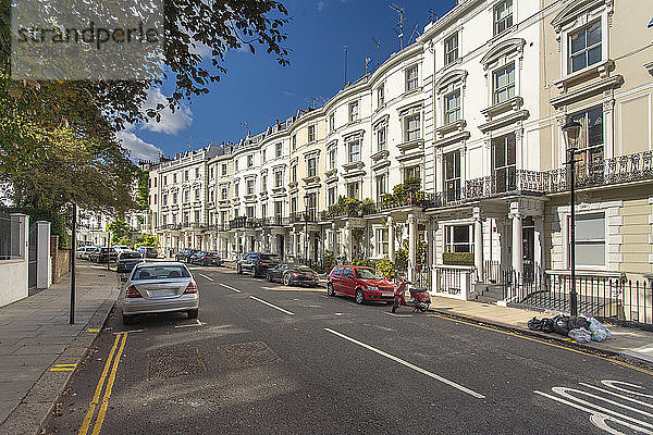 Weiße viktorianische Häuser  Notting Hill  London  UK