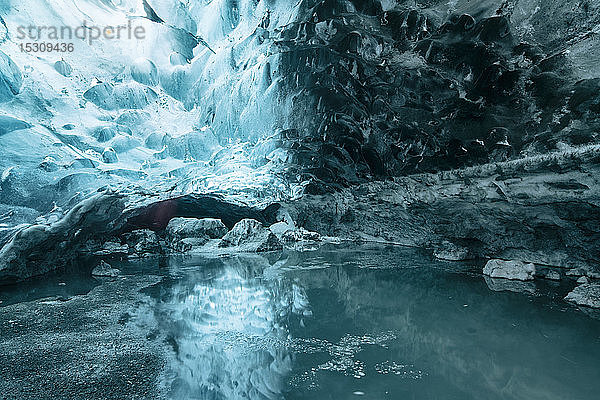 Island  Südisland  Eishöhle im Vatnajokull-Nationalpark