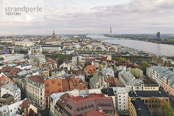 Blick von oben auf die Stadt  Riga  Lettland
