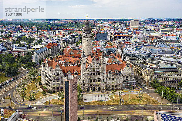 Neues Rathaus in Leipzig Stadt gegen Himmel