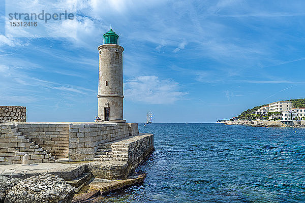 Frankreich  Provence-Alpes-Cote d'Azur  Bouches-du-Rhone  Cassis  Hafen  Leuchtturm