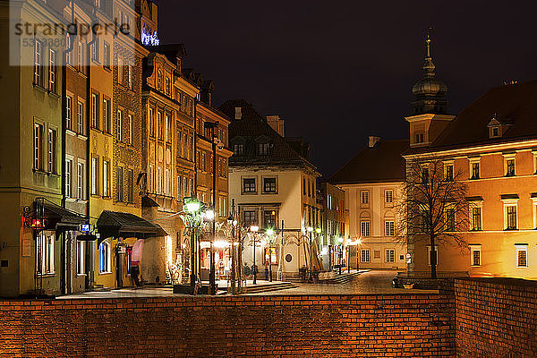 Altstadt bei Nacht  Warschau  Polen