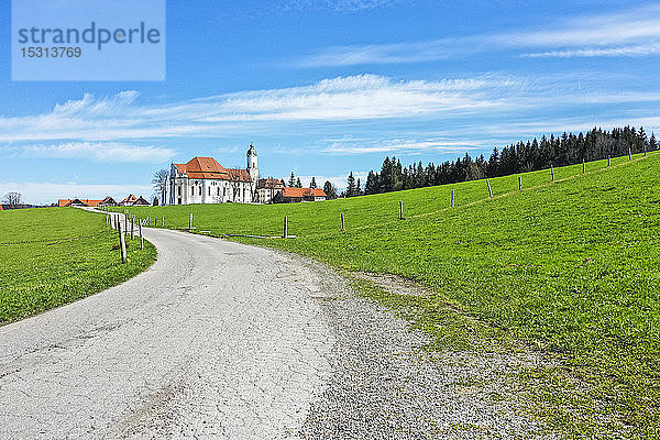 Außenansicht der Wieskirche  Steingaden  Bayern  Deutschland