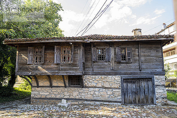 Verwahrloste Hütte auf dem Land  Strandja-Gebirge  Bulgarien
