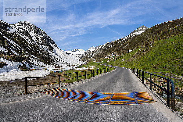 Straße zum Rettenbachgletscher  Sölden  Ötztal  Tirol  Österreich