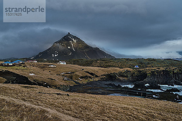 Island  Snaefellsjokull-Nationalpark  Hellnar  Geruchshalbinsel am frühen Morgen