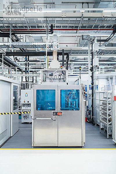 Maschinen in einer modernen Fabrik