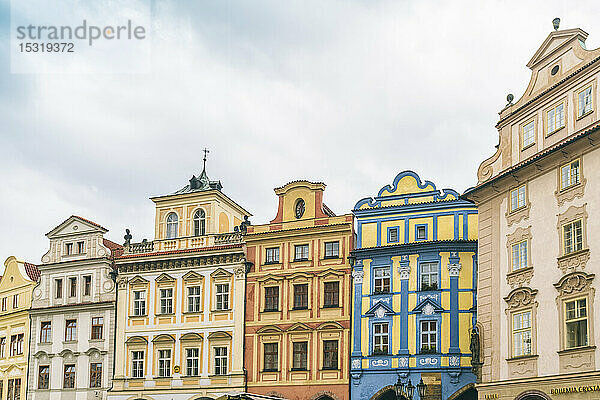 Reihe von Stadthäusern auf dem Altstädter Ring  Prag  Tschechische Republik
