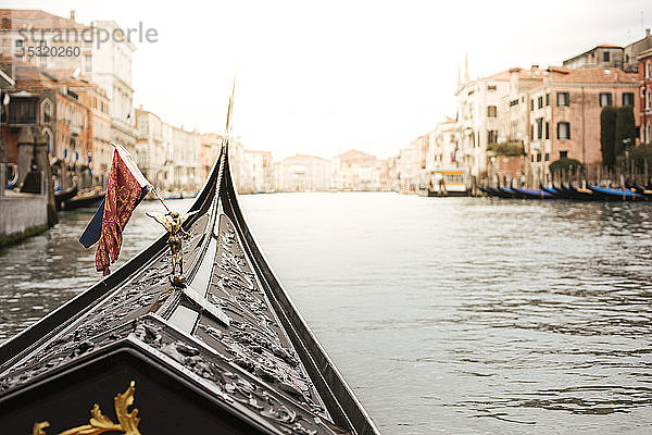 Bug einer Gondel  Venedig  Italien