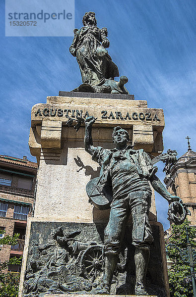 Spanien  Aragonien  Zaragoza  Plaza de los Sitios  Denkmal für Agustina de Aragon  Heldin der Belagerung der Stadt gegen Napoleon